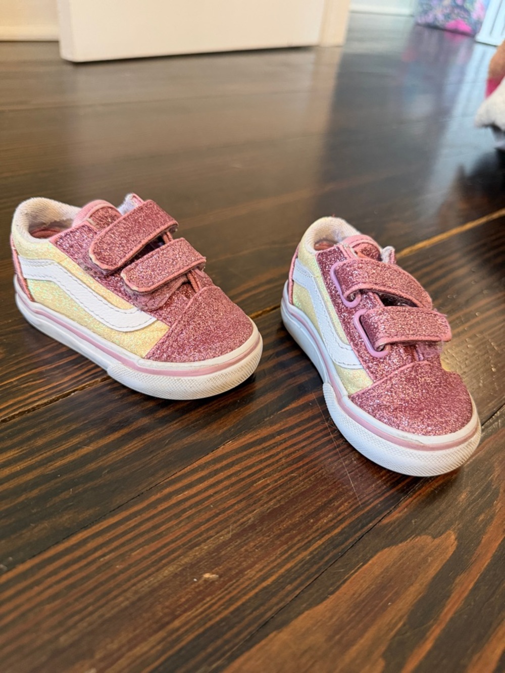 Vans Kids Pink Glitter Velcro Sneakers with iridescent Accent
